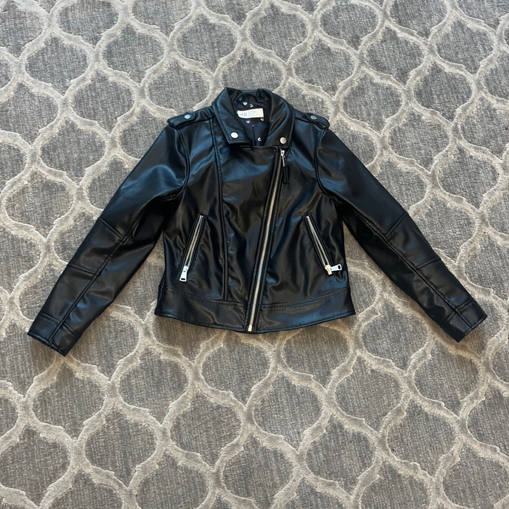 🖤⚡️BLACK PLEATHER JACKET⚡️🖤